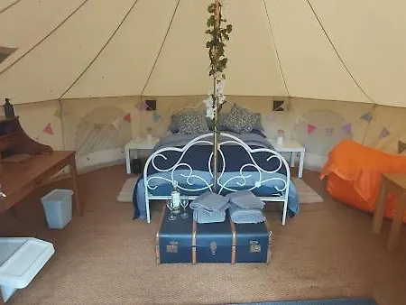 Garden County Glamping Hotel Newtownmountkennedy Exterior photo